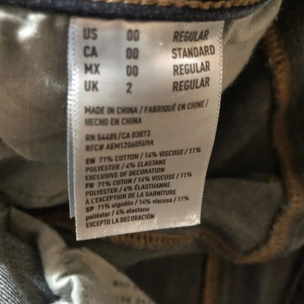 AE kaki colored pants. - Picture 2 of 4